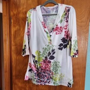 Women's light weight top